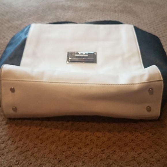 Handbag - Picture 6 of 6